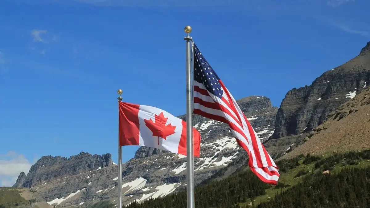 البيت الأبيض يؤجل فرض الرسوم على السلع الكندية ويحتفظ بها للضغط